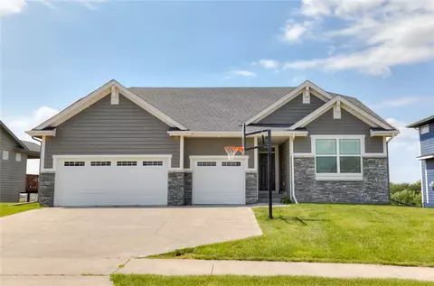 427 NE 55th St, Ankeny, IA 50021