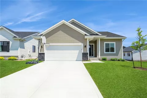3004 Bluebell Ln, Pella, IA 50219