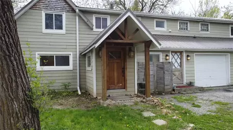 416 S Elm St, Lamoni, IA 50140