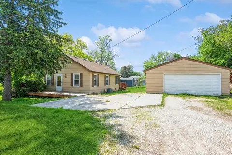108 Philip St, Des Moines, IA 50315