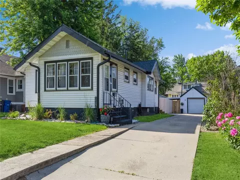 1107 Hull Ave, Des Moines, IA 50316