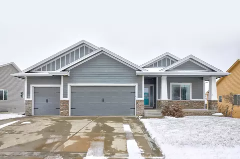 1004 Baileys Grove Dr, Adel, IA 50003
