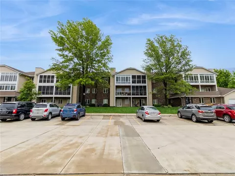 403 SE Delaware Ave #211, Ankeny, IA 50021