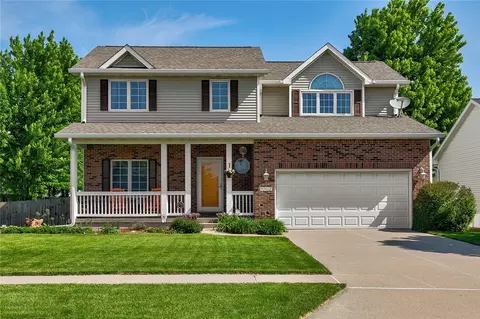 9921 Catalina Dr, Johnston, IA 50131