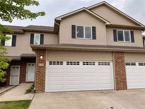 825 SE Crossings Ln, Grimes, IA 50111