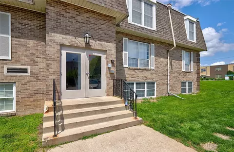 1100 E 6th St #8, Des Moines, IA 50316