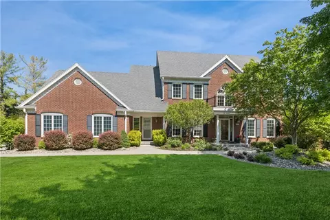 4215 Cherrywood Ct, West Des Moines, IA 50265