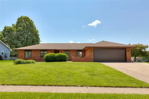 408 6th St NW, Altoona, IA 50009