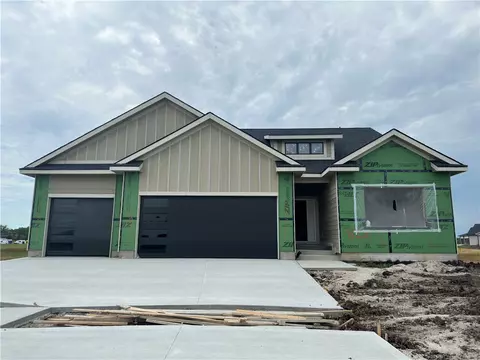 8230 Buckley Ct, Johnston, IA 50131