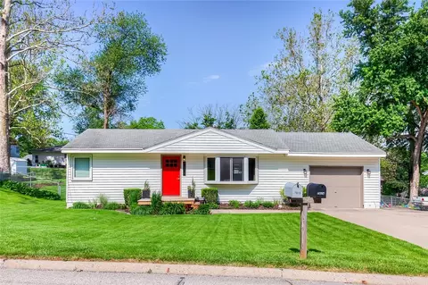 7614 SW 10th St, Des Moines, IA 50315