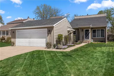 4511 80th Pl, Urbandale, IA 50322