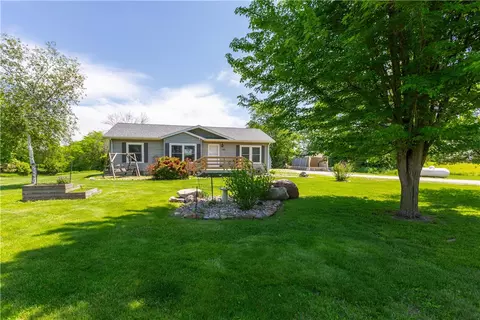 1016 Wildrose Ln, Van Meter, IA 50261