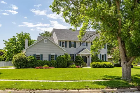 5908 Crabapple Ln, Johnston, IA 50131