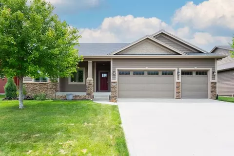 411 S 84th St, West Des Moines, IA 50266