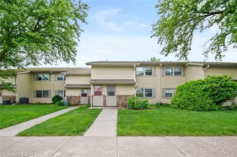 1029 NW Greenwood St, Ankeny, IA 50023