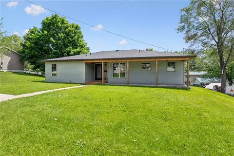 604 W Jefferson St, Knoxville, IA 50138
