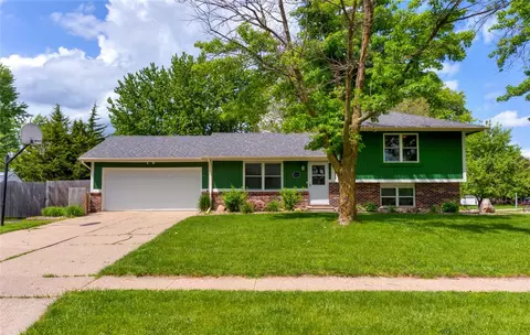 1201 Bel Aire Rd, Polk City, IA 50226