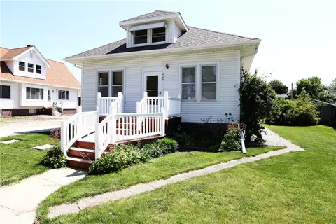 225 S 1st St, Ogden, IA 50212