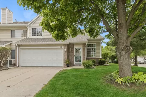 4416 104th St #4, Urbandale, IA 50322