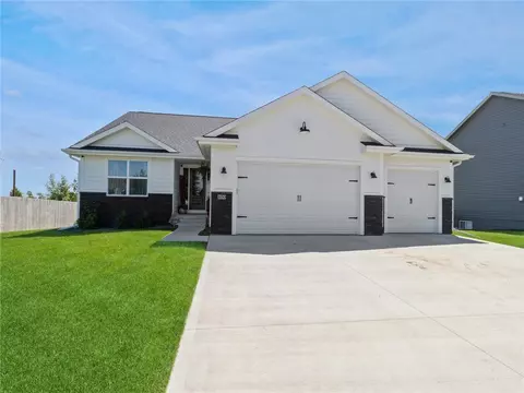800 NW Spruce Ave, Earlham, IA 50072
