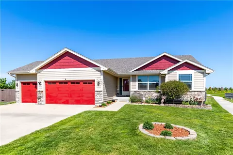4422 125th St, Urbandale, IA 50323