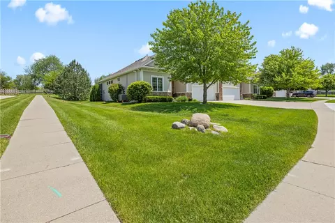 2035 Copper Wynd Ct, Pleasant Hill, IA 50327