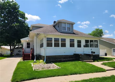 306 W Main St, Knoxville, IA 50138
