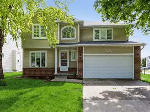 5405 NW 93rd St, Johnston, IA 50131