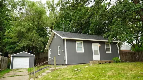 3333 Dubuque Ave, Des Moines, IA 50317