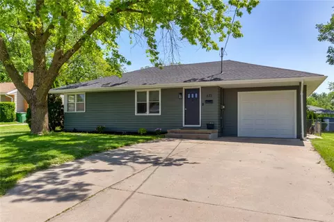 633 22nd St, West Des Moines, IA 50265