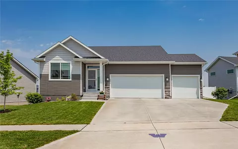 2455 SE Maxwell Dr, Waukee, IA 50263
