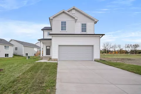 4409 Honey Bee Rdg, Des Moines, IA 50317