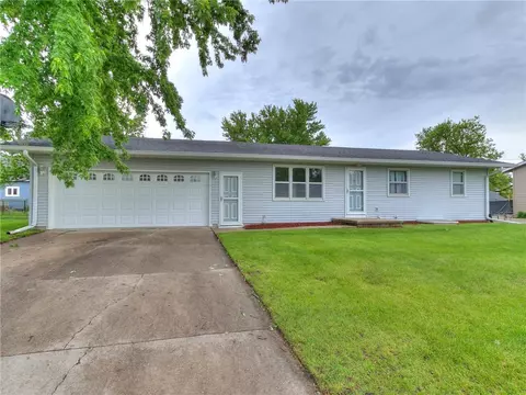 211 Linn St, Story City, IA 50248