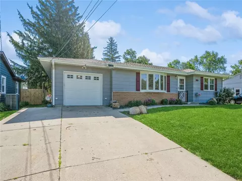 1000 E 14th St S, Newton, IA 50208