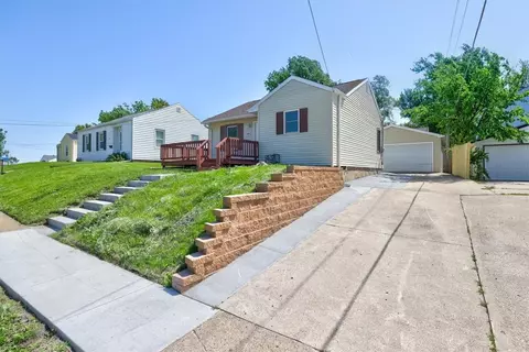 540 W 10th St N, Newton, IA 50208