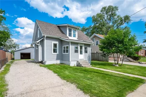1523 E 23rd St, Des Moines, IA 50317
