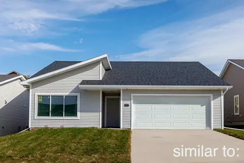 4403 E 43rd Ct, Des Moines, IA 50317