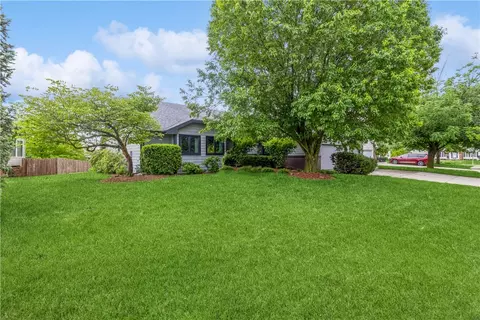2401 NW Pleasant St, Ankeny, IA 50023