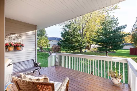 1904 Bristol St, Norwalk, IA 50211