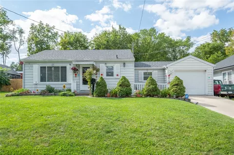 925 W 3rd St S, Newton, IA 50208