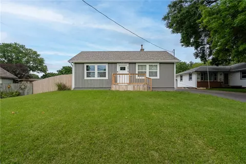 3919 39th St, Des Moines, IA 50310