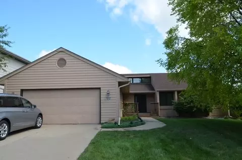 9607 Iltis Dr, Urbandale, IA 50322