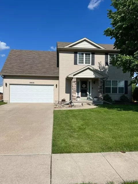 5805 NW 103rd St, Johnston, IA 50131