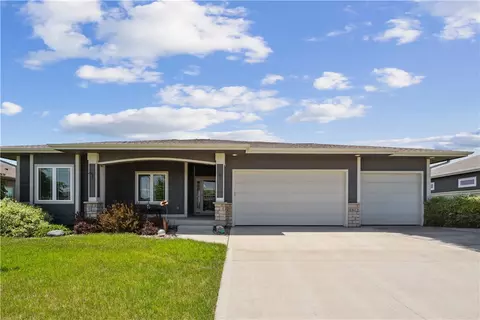 1512 NW Pine View Cir, Ankeny, IA 50023