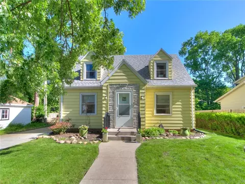 2329 Storm St, Ames, IA 50014 photo 1