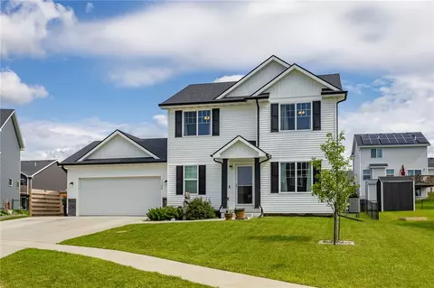 1708 E Detroit Pl, Indianola, IA 50125