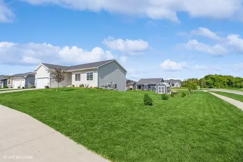 1933 Southbridge Dr, Adel, IA 50003