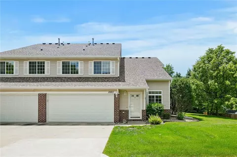 5221 Village Run Ave #1002, Des Moines, IA 50317