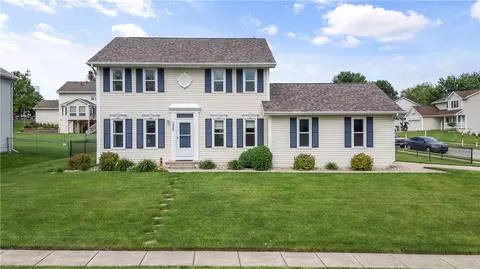 500 Fawn Cir, Pleasant Hill, IA 50327