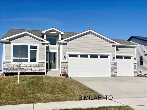 1400 NW Yorktown Dr, Waukee, IA 50263